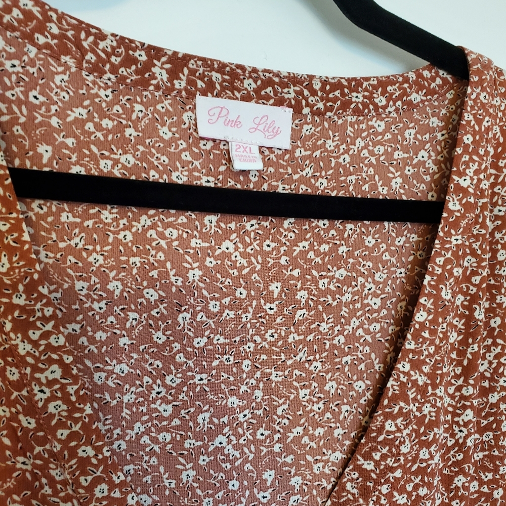 Long sleeve, light weight floral dress - Picture 2 of 3